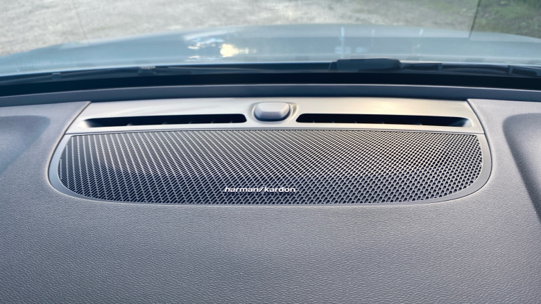 Volvo XC40 2.0 B4P Ultra Dark 5dr Auto Petrol Estate